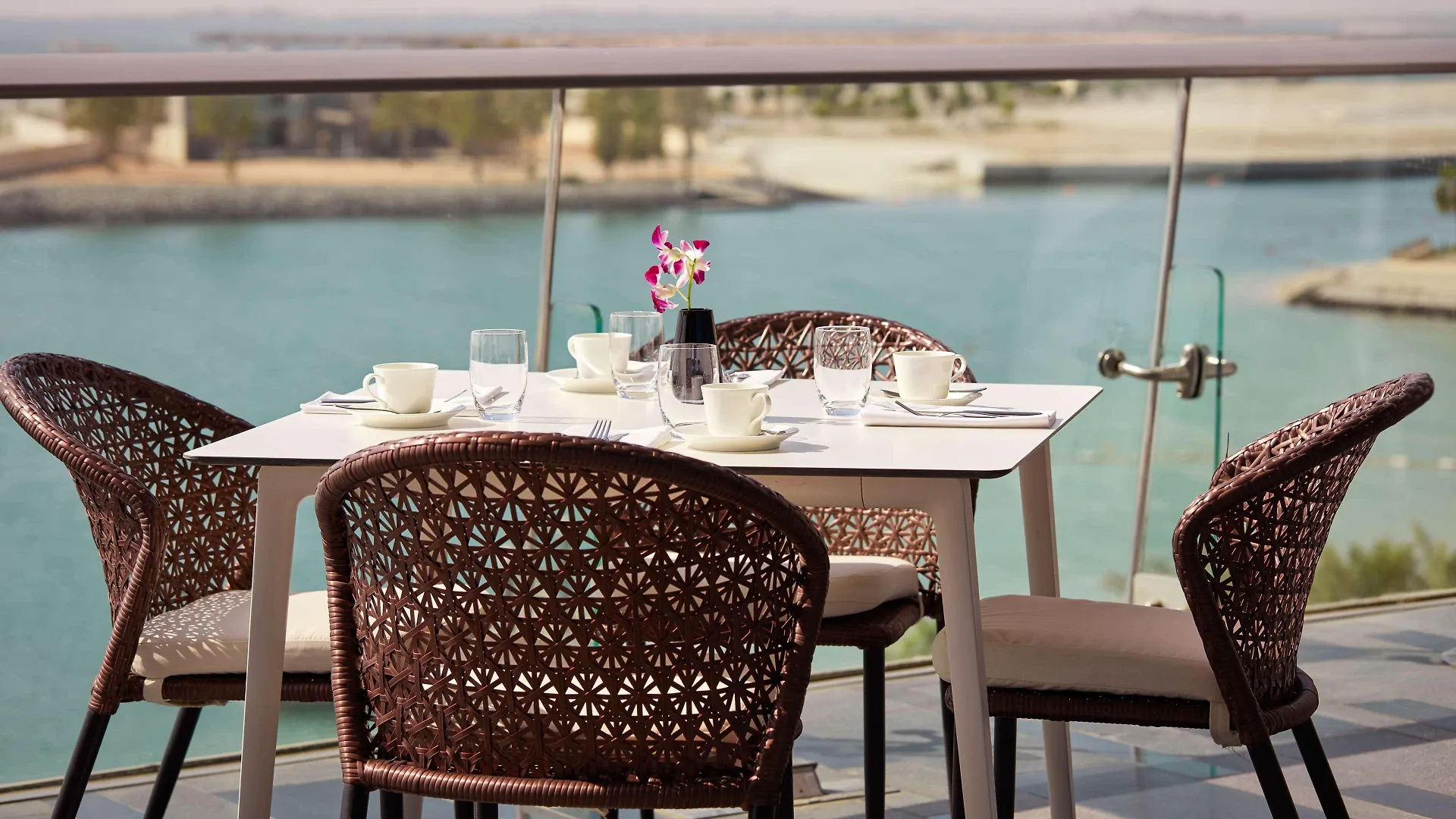 Grand Hyatt Abu Dhabi Hotel & Residences Emirates Pearl