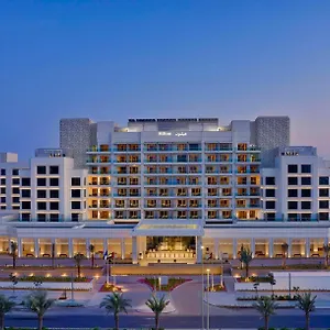 Hilton Yas Island אתר נופש