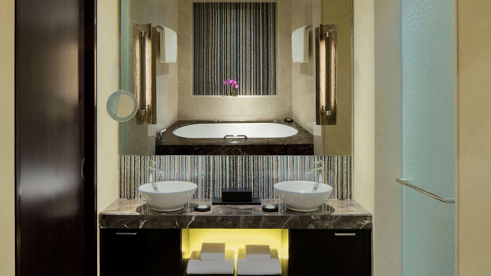 Grand Hyatt Abu Dhabi Hotel & Residences Emirates Pearl 5*,