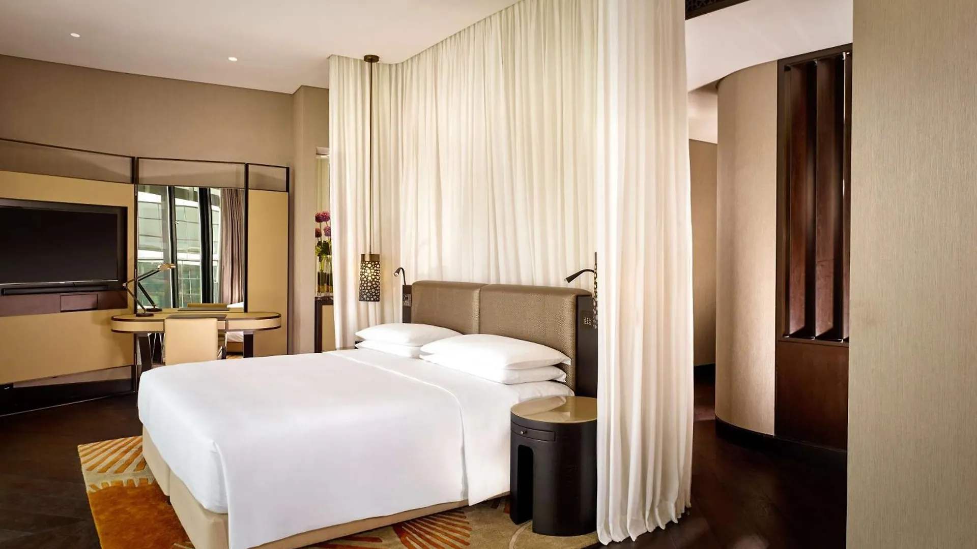 Grand Hyatt Abu Dhabi Hotel & Residences Emirates Pearl